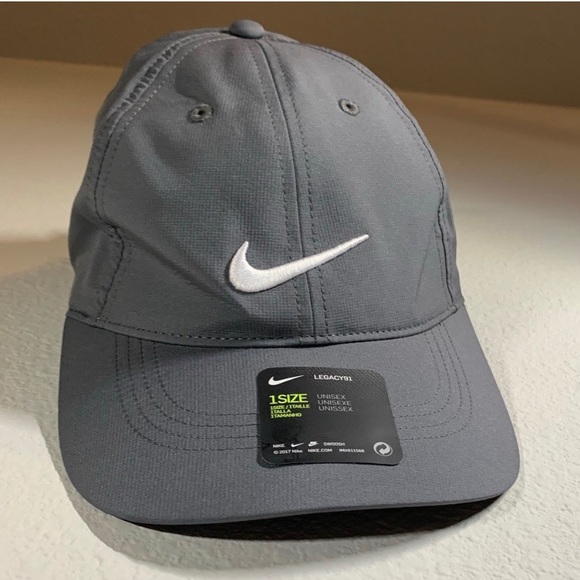 Nike Accessories - Nike hat Legacy91